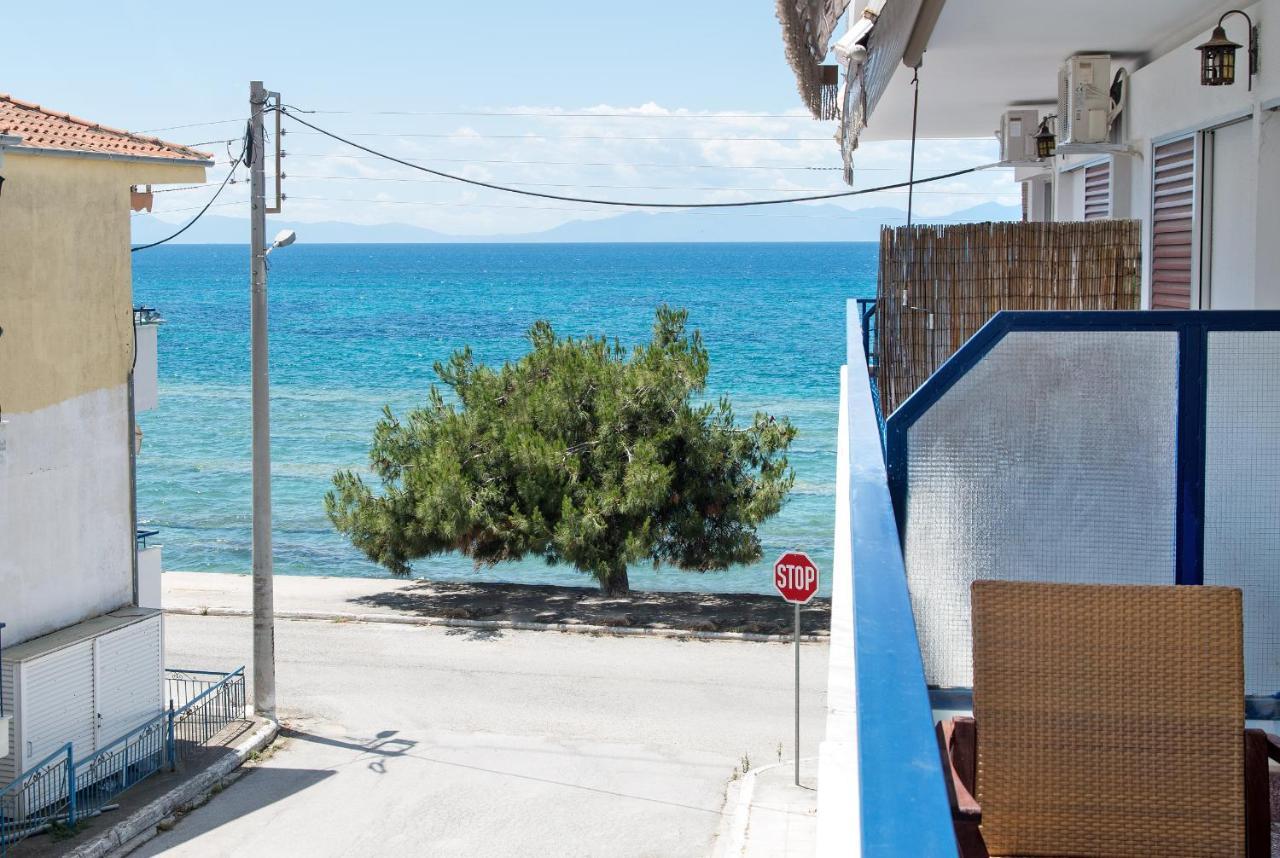 Seafront 2 Bedrooms Apartment Nea Irakleia Exteriör bild